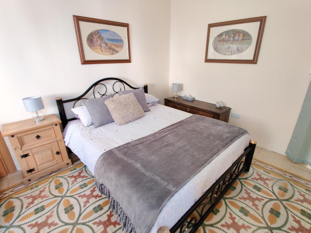 Ellas Place Tarxien Luaran gambar